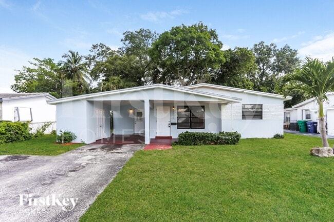 Building Photo - 3751 NW 9th Ct