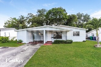 Building Photo - 3751 NW 9th Ct