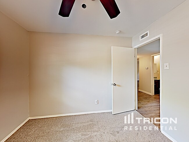 Building Photo - 4137 Salem Dr