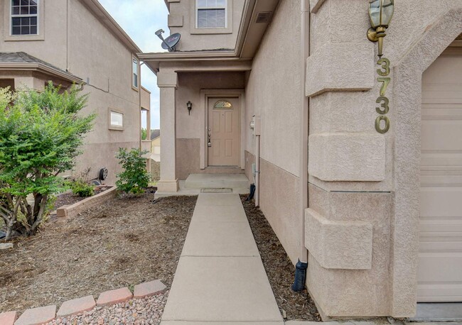 Building Photo - Updated Townhome Near Fort Carson with Unm...