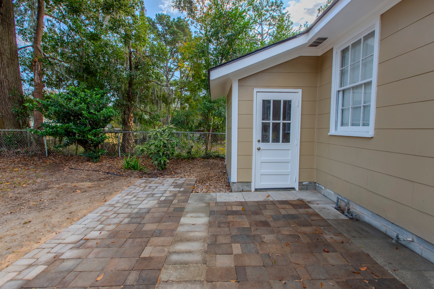 Backyard Patio - 1532 E 53rd St