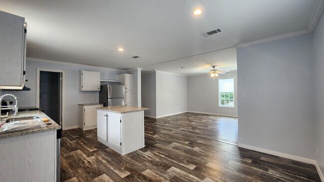 Building Photo - 3.2 Sylvan Grove