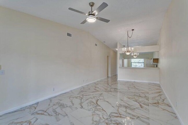 Building Photo - 401 Sabal Ridge Cir