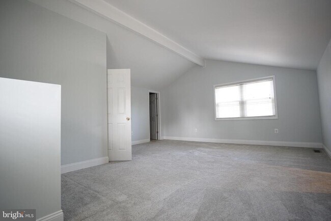 Building Photo - 322 Sugarland Run Dr