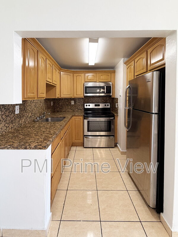 Building Photo - 495 NW 72nd Ave