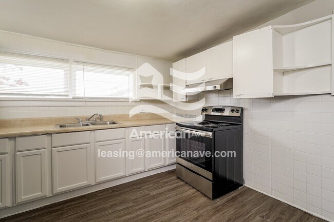 Building Photo - 1014 Arbor Dr