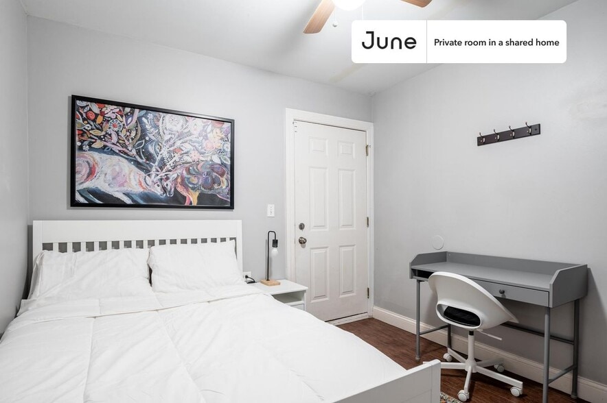 Building Photo - Room in Shared 3 bed/2 bath home