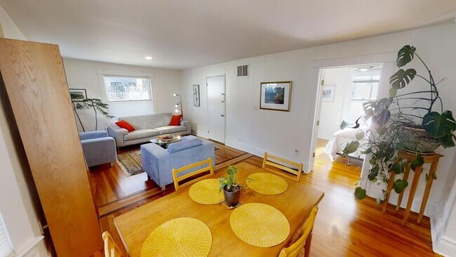 Building Photo - 618 S Ashley St