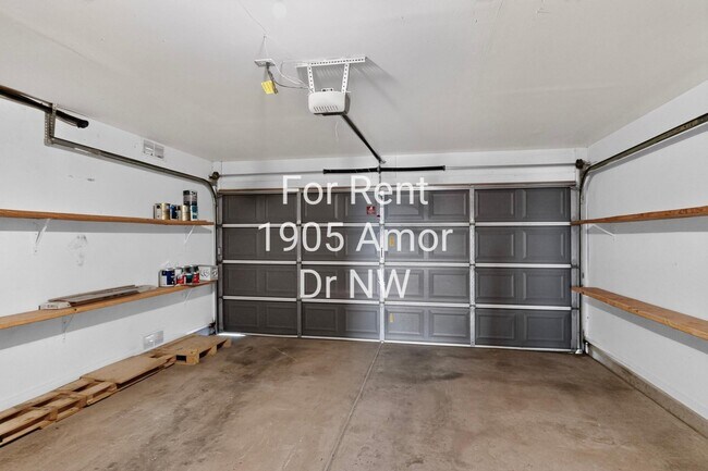 Building Photo - 1905 Amor Dr NW