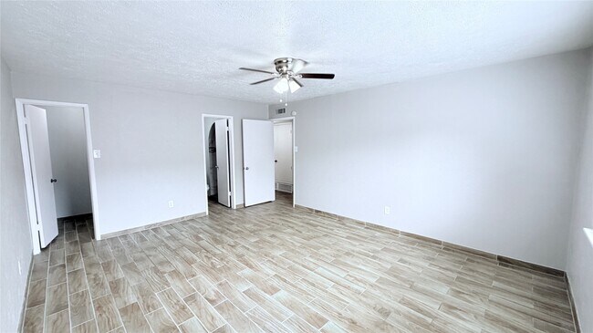 Building Photo - 15507 Mira Monte Dr
