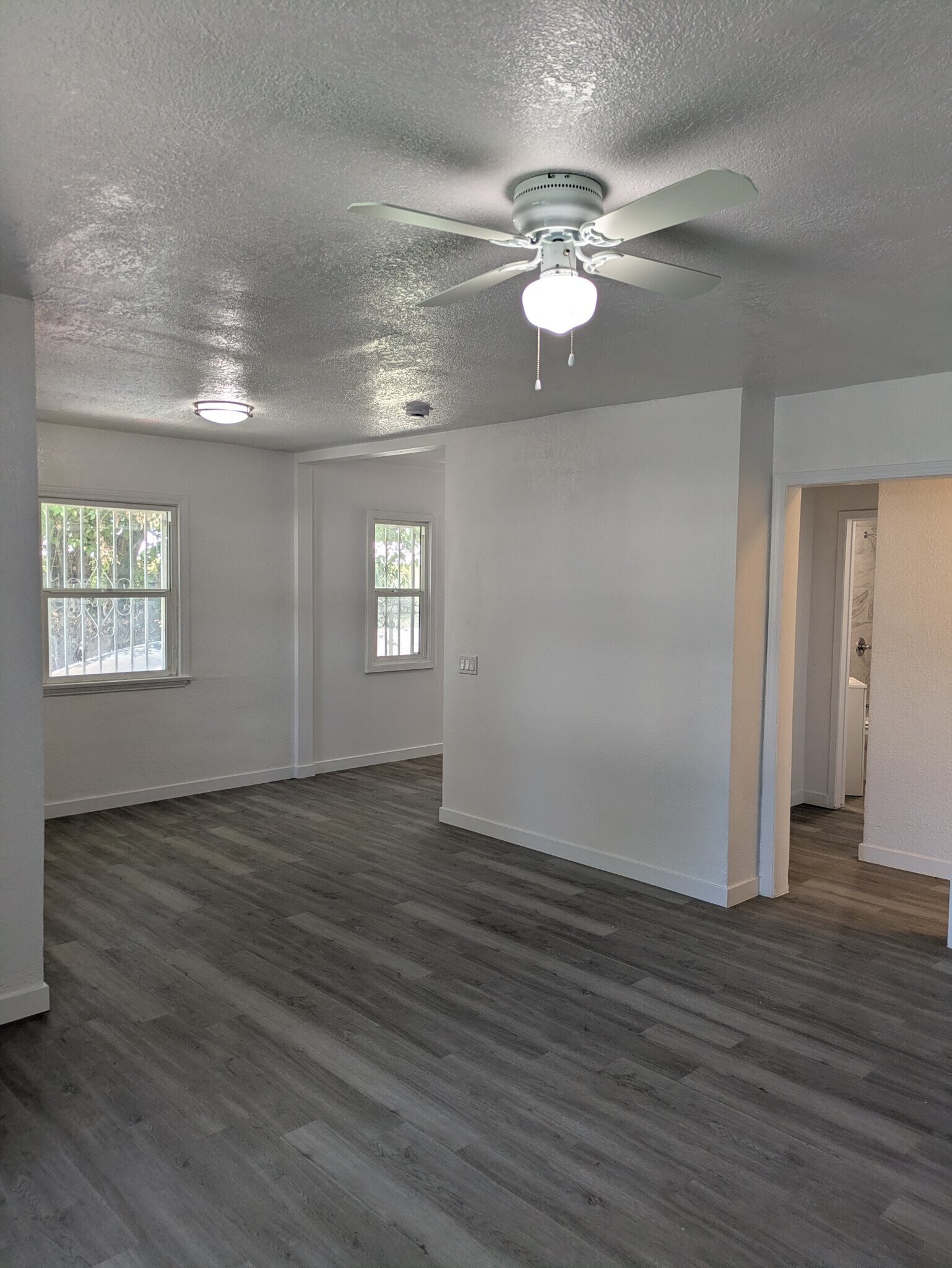 Building Photo - 1513 E 106th St