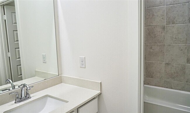 Building Photo - 7102 Grassland Vis Ln