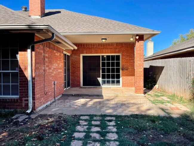 Building Photo - 2204 Barton St