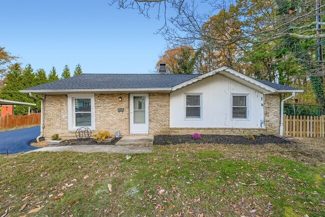 Building Photo - 601 Boxelder Dr