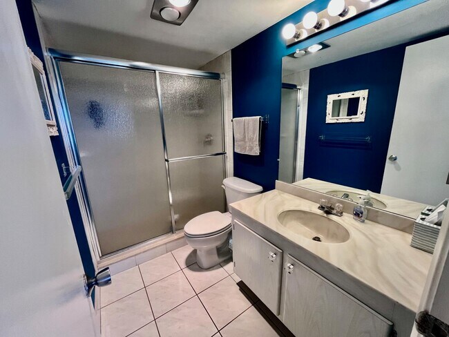 Building Photo - 4090 Tivoli Ct