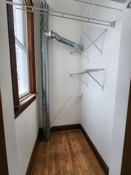 Building Photo - 2404 W Superior St