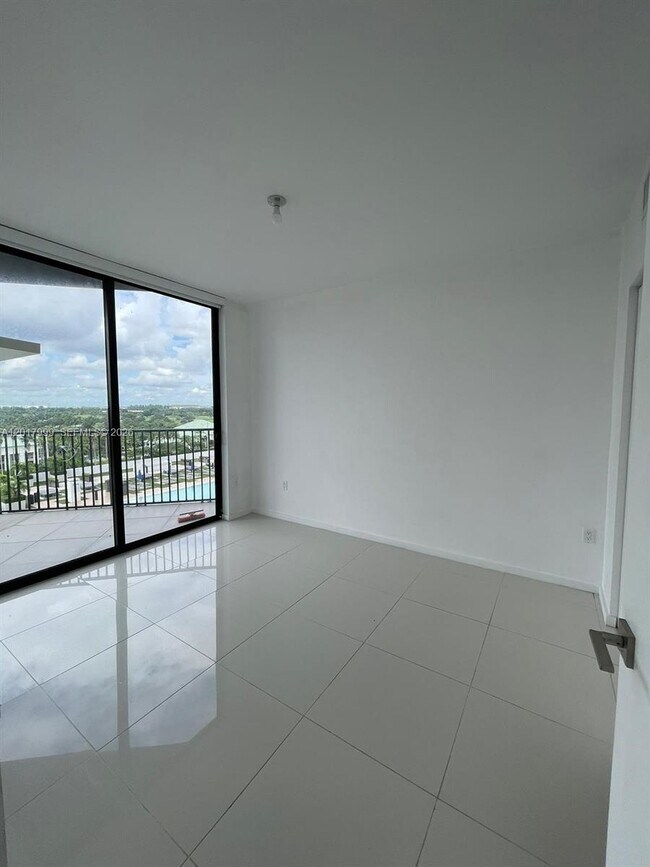 Building Photo - 5300 Paseo Blvd
