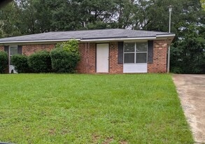 Building Photo - 2704 Astoria Dr