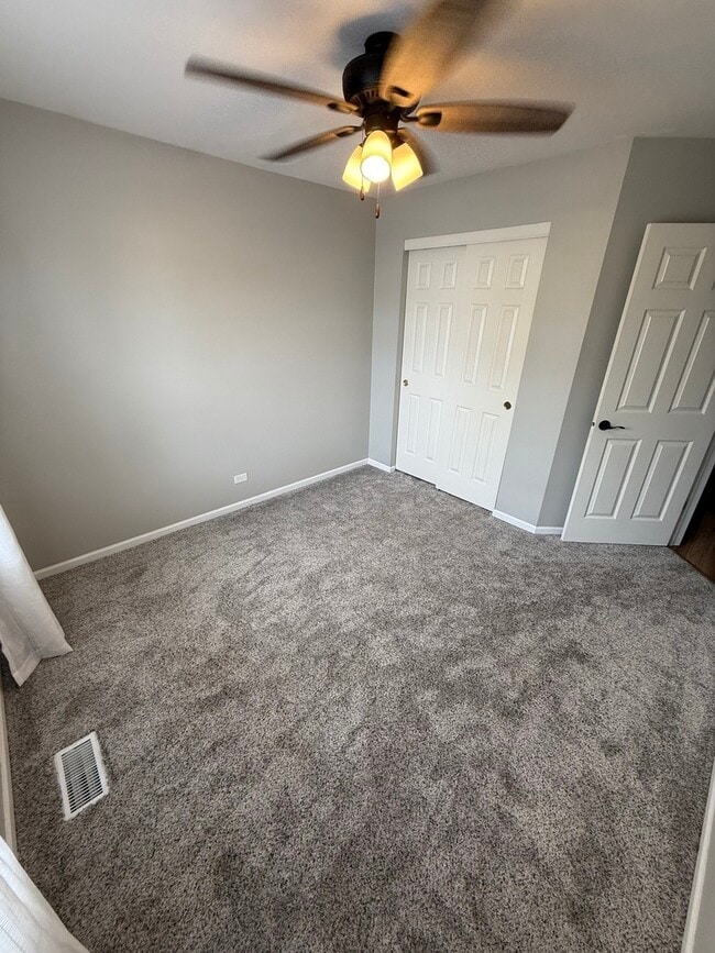 Building Photo - 368 S Jewel Ct