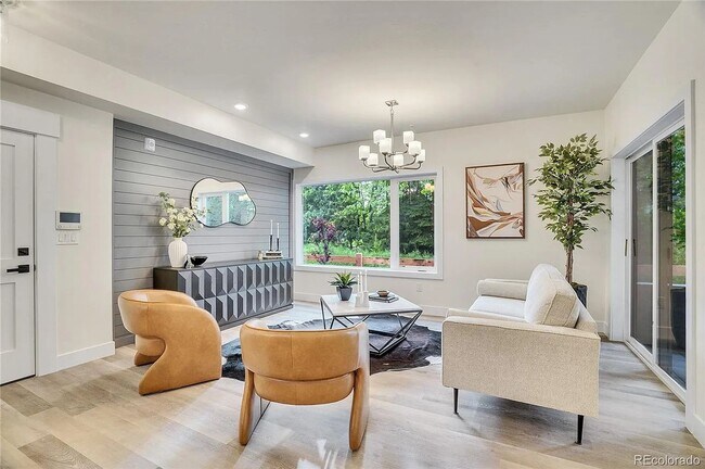 Building Photo - Luxury 2Bd/2Ba Corner Condo in Louisville