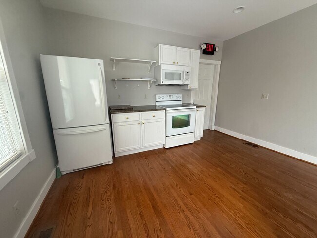 Building Photo - 256 S Water St