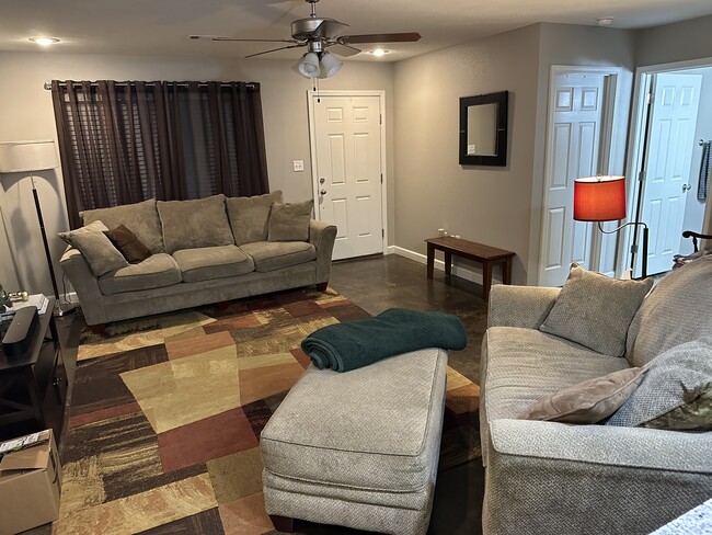 Building Photo - 11 7th St