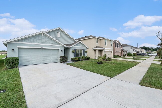 Building Photo - 38271 Sonnet Landing Ave