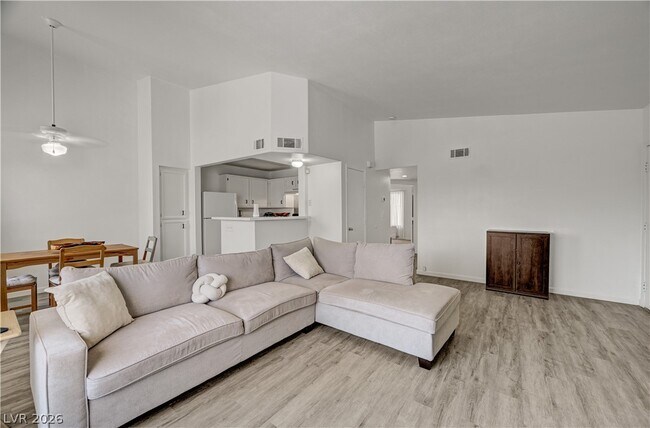 Building Photo - 8450 Alta Dr
