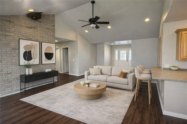 Building Photo - 77 Ingleborough Dr