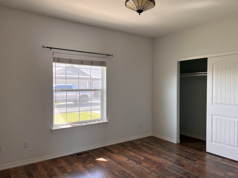 Bedroom - 8202 Westbrook Ave