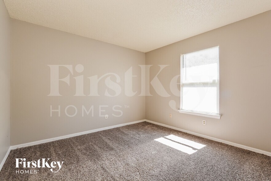 Building Photo - 2175 Carriage Pointe Loop