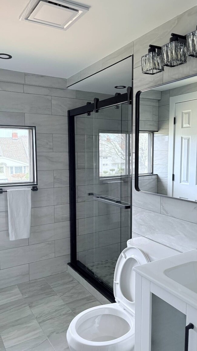 Building Photo - 20 Basket Ln