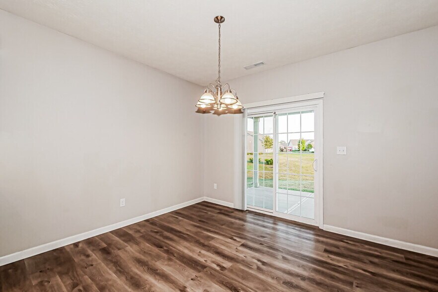 Building Photo - 2255 Silver Spoon Dr