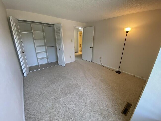 Building Photo - 2551 Sagebrush Ave