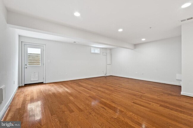 Building Photo - 1515 Regent Manor Ct