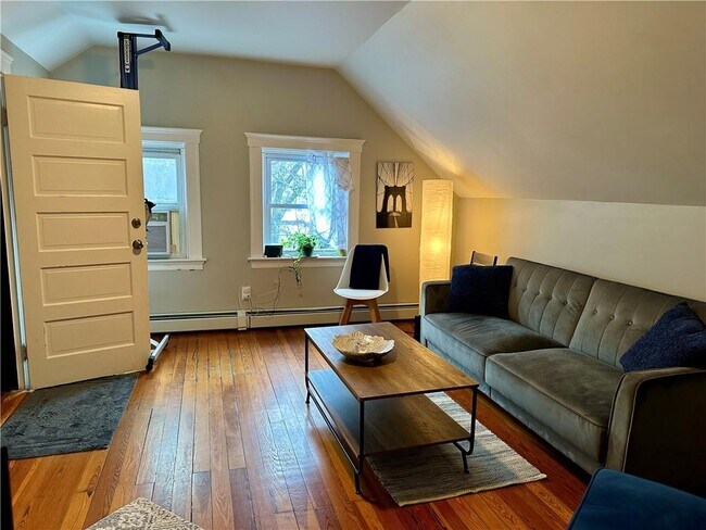 Building Photo - 1003-1003 Narragansett Blvd