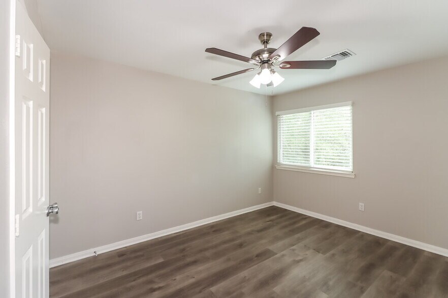 Building Photo - 5026 Amorgas Isle Dr