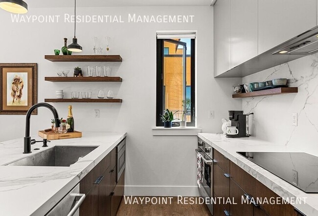 Building Photo - 611 S 8th St