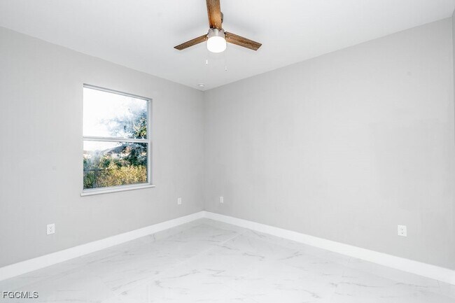 Building Photo - 4417 22nd St SW