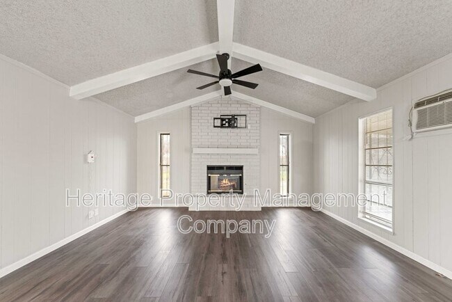 Building Photo - 4402 Seabreeze Dr