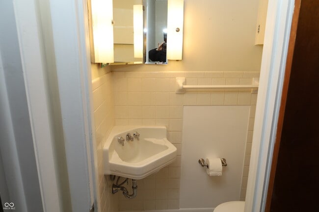 Building Photo - 1834 N Auburn St