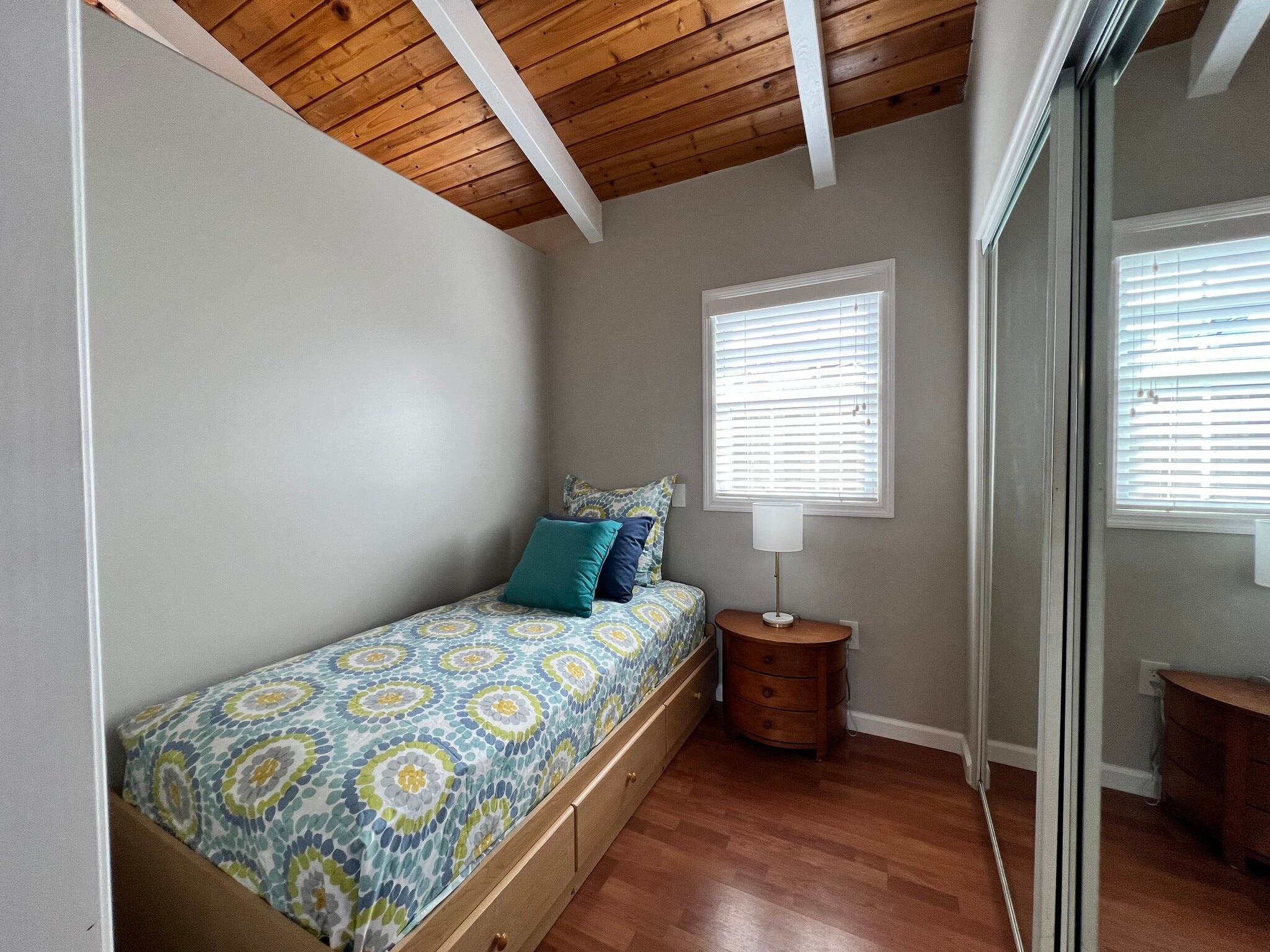 Building Photo - 527 Paopua Pl