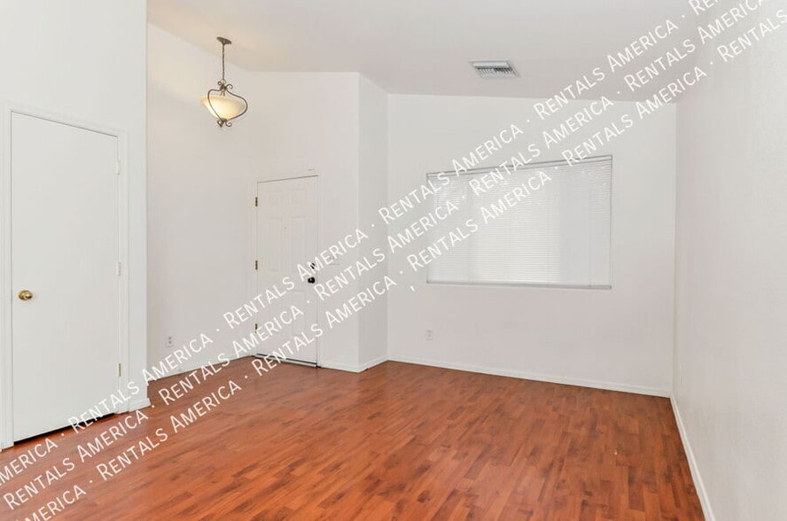 Building Photo - 1202 N Thunder Ridge Dr