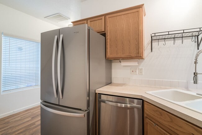 Building Photo - Super clean 3-bdrm/2-bath home in Kenton—C...