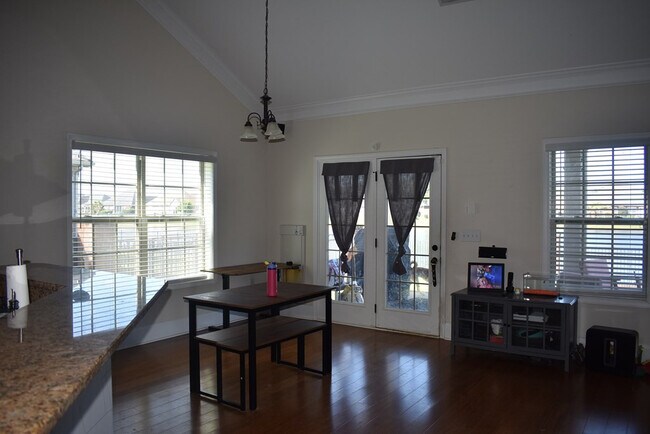 Building Photo - 2190 Harborview Dr