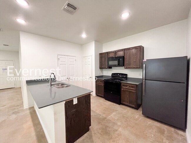 Building Photo - 2316 Duntov Dr