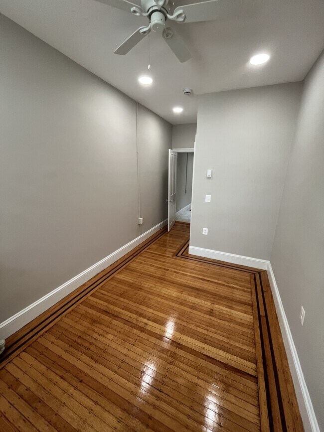 Building Photo - 1826 Spruce St