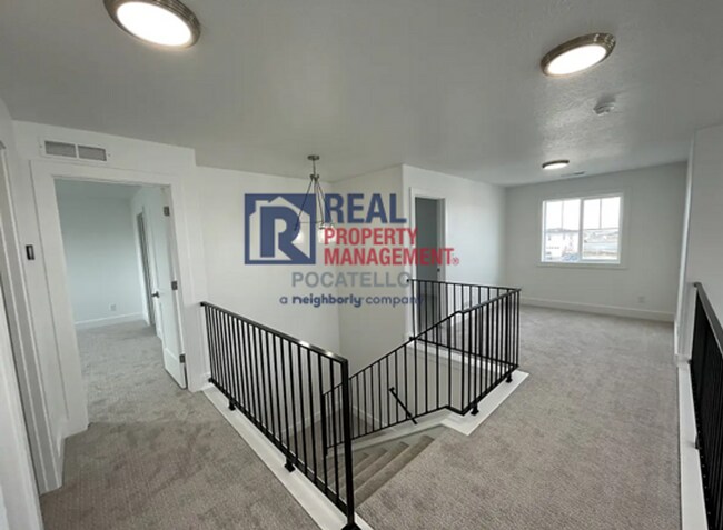 Building Photo - Brand New 3 bed 2.5 Bath Home- Double Car garage