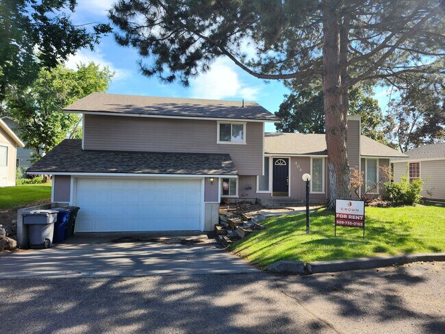 Building Photo - MOVE-IN SPECIAL: Spacious 4 Bedroom Home in N. Richland