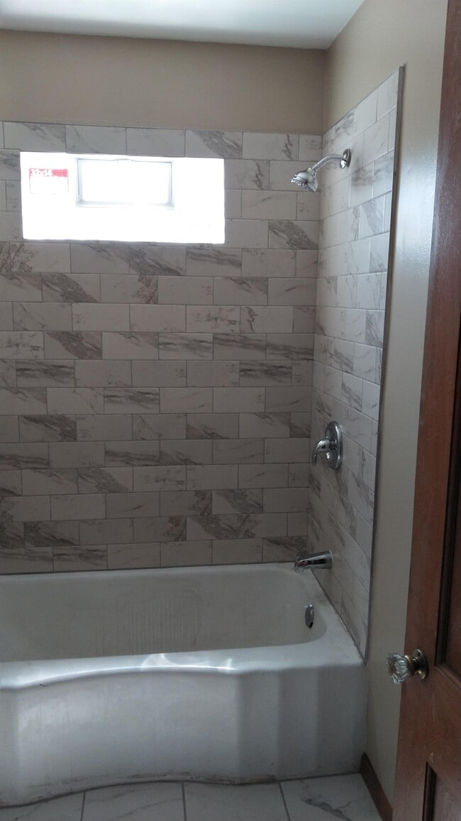 Building Photo - 907 N Grant St